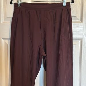 Lululemon Surge men’s maroon jogger track pants size medium